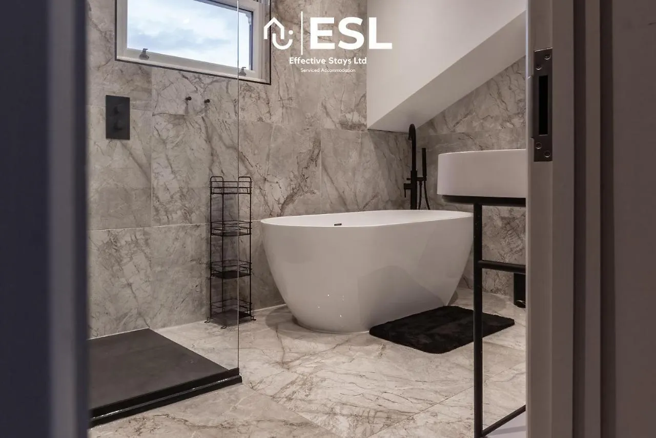 Stunning 4 Bedroom Home Chester