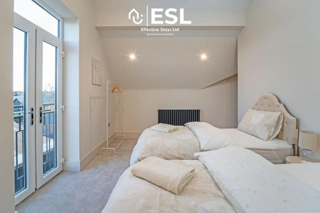 Stunning 4 Bedroom Home Chester