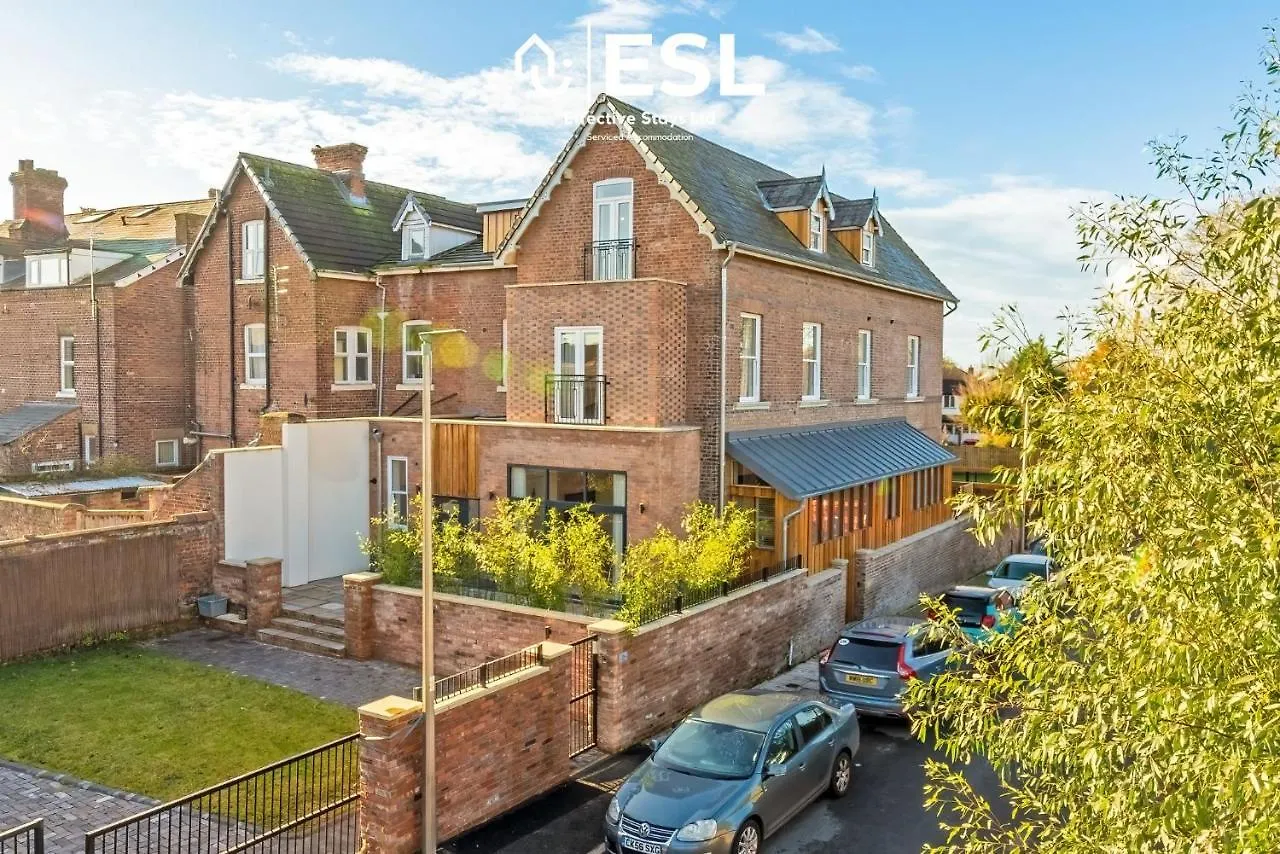 Stunning 4 Bedroom Home Chester