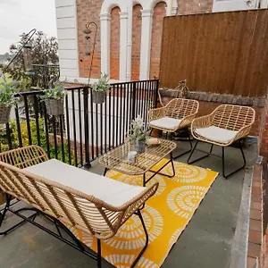Holiday home Well Presented 2 Bedroom With Great River Views, Chester