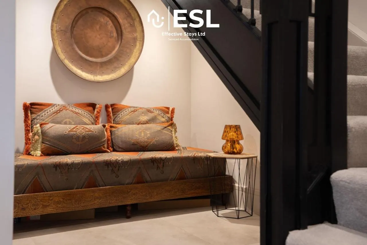 Stunning 4 Bedroom Home Chester