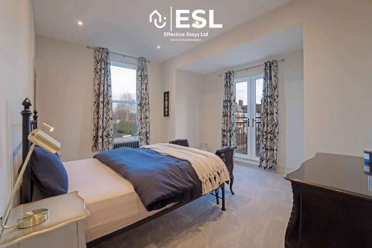 Stunning 4 Bedroom Home Chester 0*,  United Kingdom