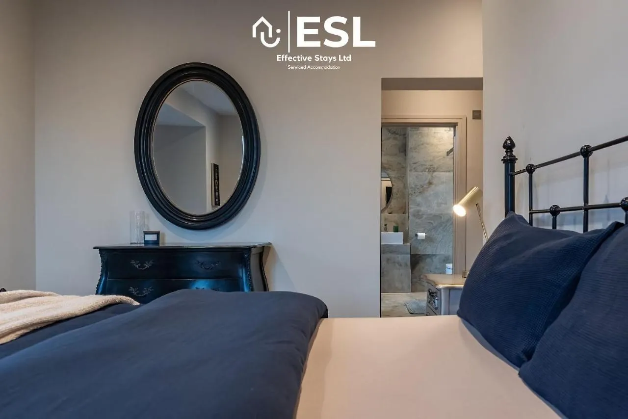 Stunning 4 Bedroom Home Chester