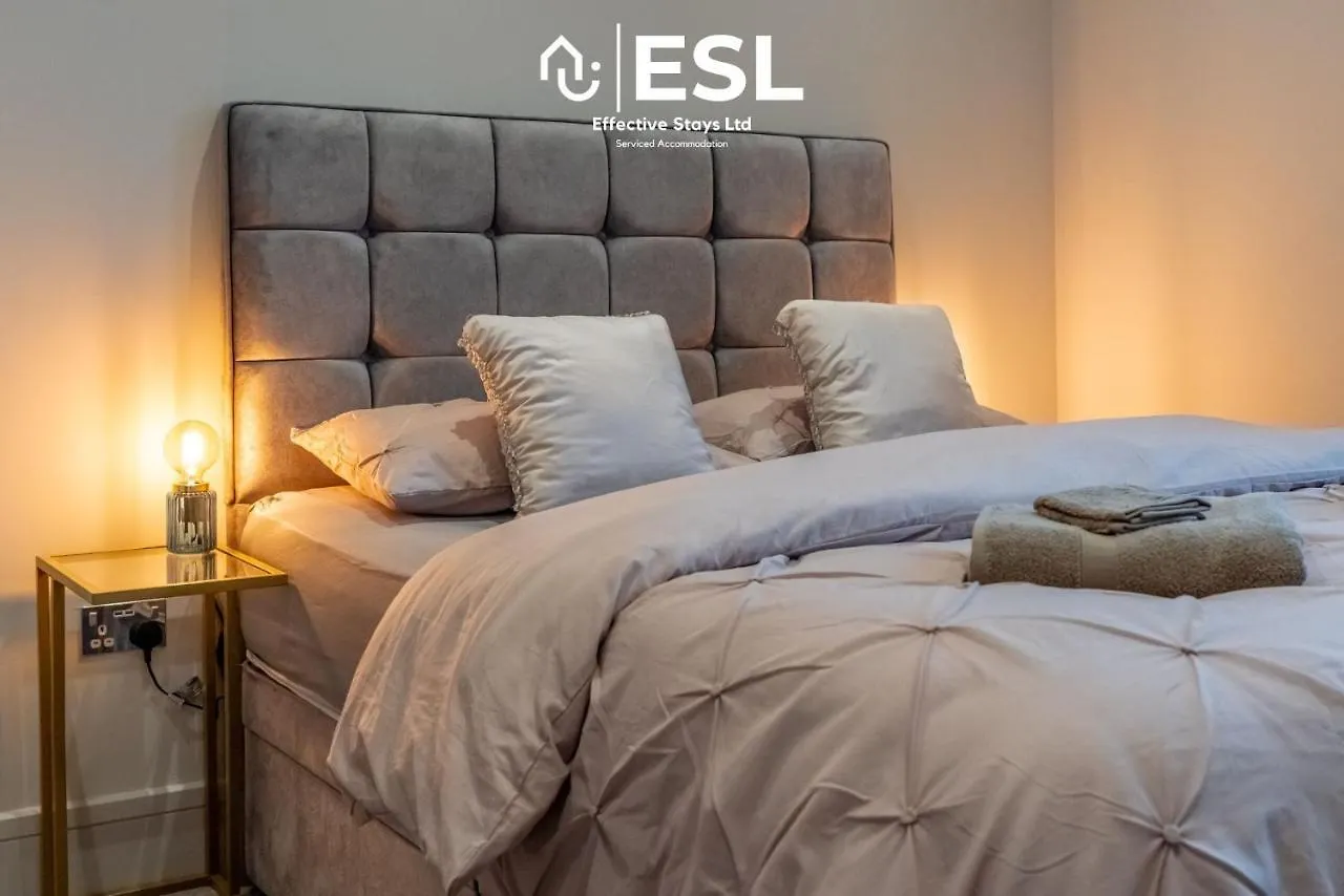 Stunning 4 Bedroom Home Chester United Kingdom
